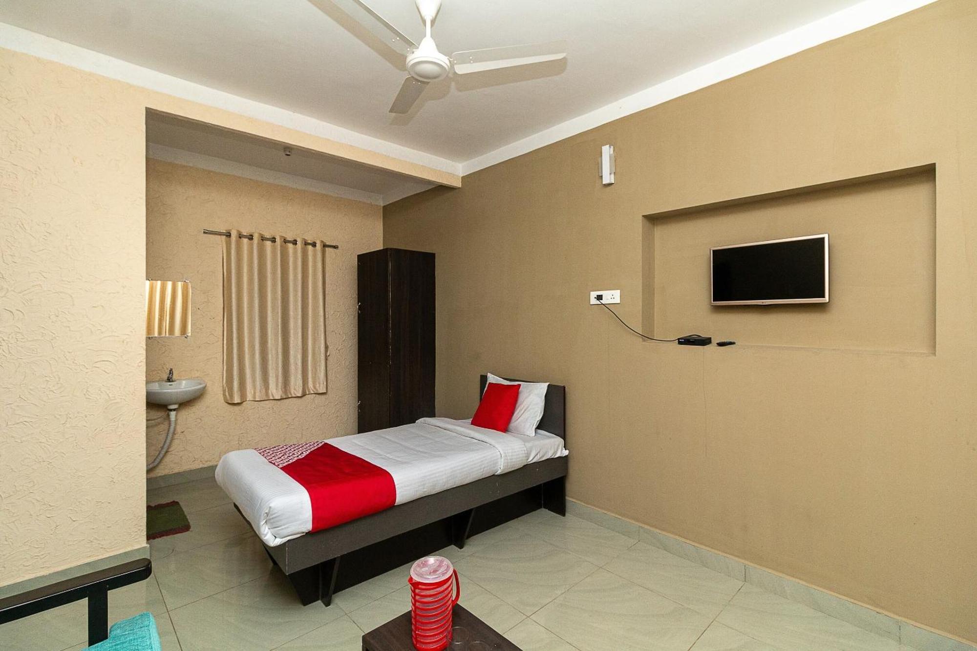 Oyo Green Hills Villa Kuttalam  Bagian luar foto